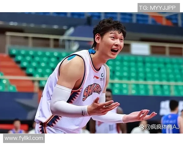 中国男篮迎战约旦队全力争胜展现实力与团队合作精神